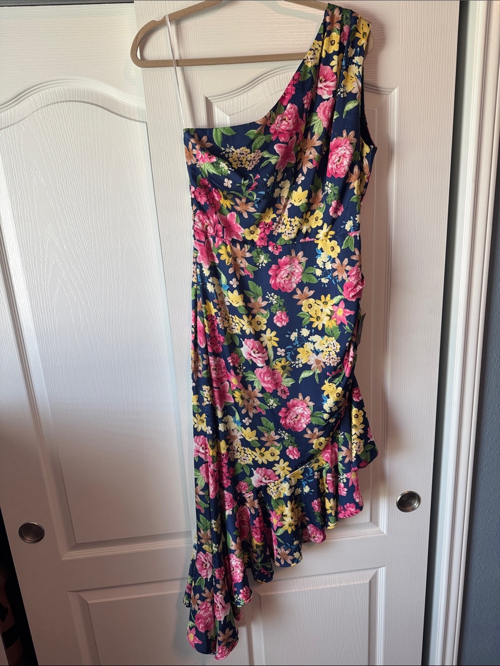 NWT Lulus One-Shoulder Navy Floral Ruffle Dress